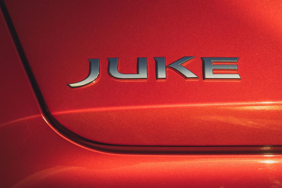 Логотип Nissan Juke 2019 года  (UK) (фото 31 из 40)